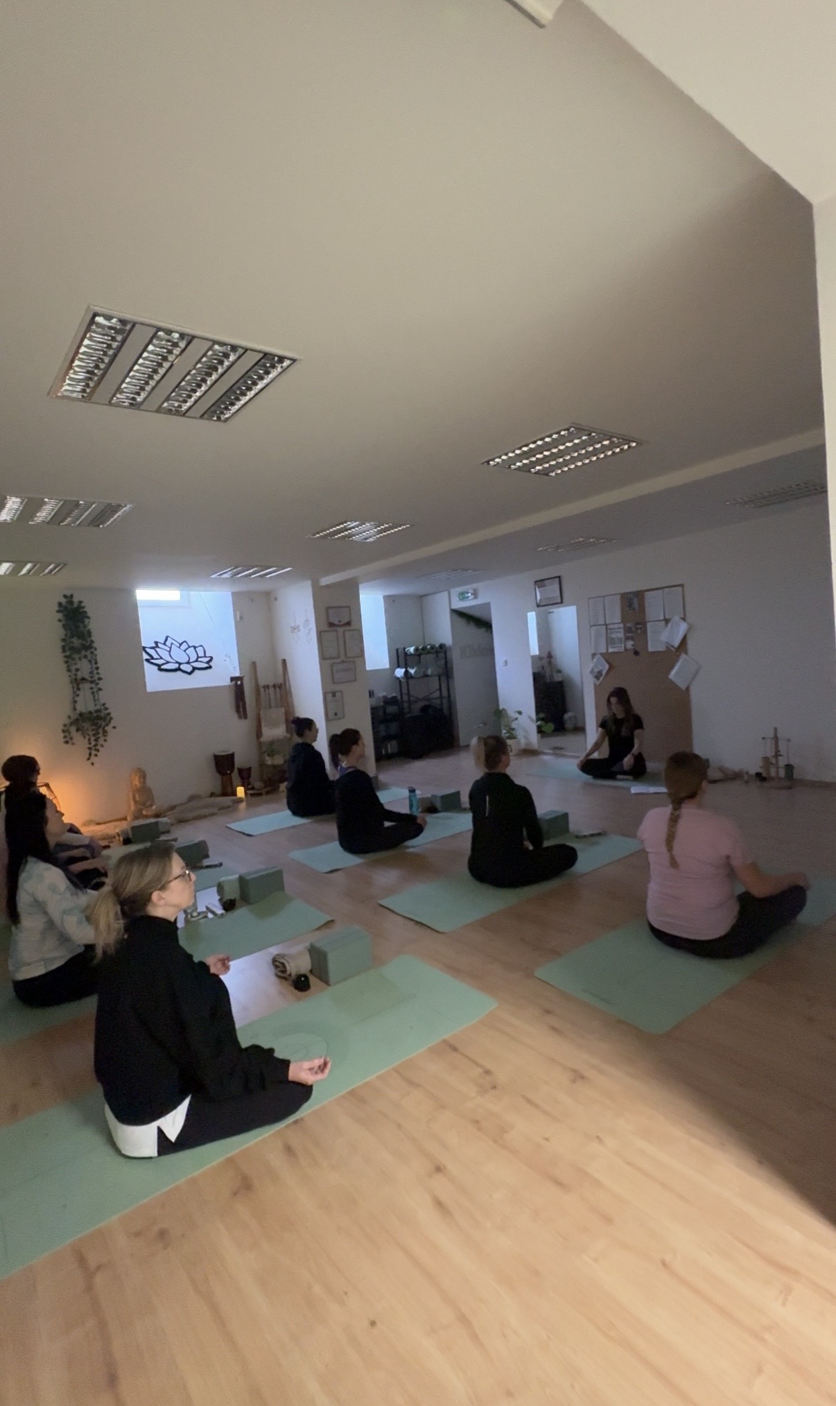 Relax joga s NINOU PÁ 22.5. 16:00